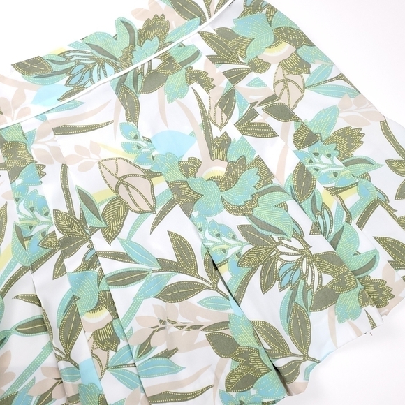 New IZOD Cool XFG Pleated Green Leaf Short Pants Sz 4 - Picture 6 of 16